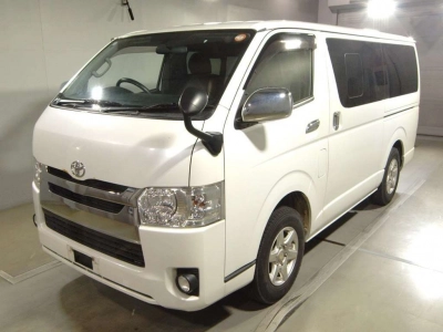 TOYOTA HIACE VAN