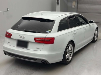 AUDI A6 AVANTE