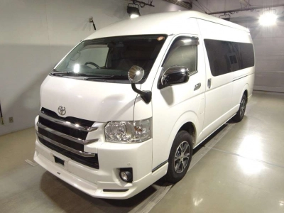 TOYOTA HIACE WAGON