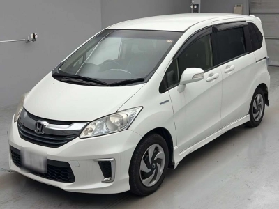 HONDA FREED HYBRID