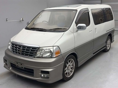 TOYOTA GRAND HIACE