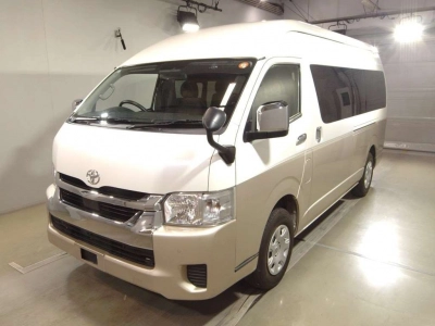TOYOTA HIACE WAGON