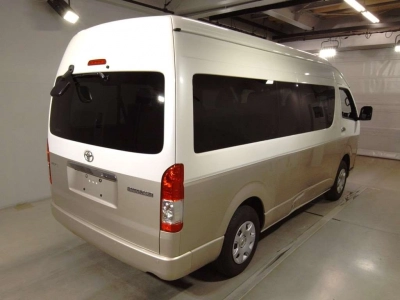 TOYOTA HIACE WAGON