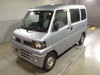 NISSAN CLIPPER VAN