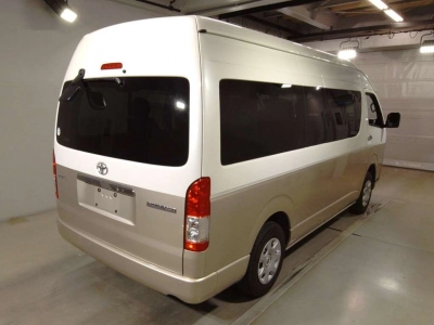 TOYOTA HIACE WAGON