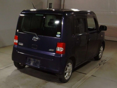 TOYOTA PIXIS SPACE