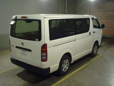 TOYOTA HIACE VAN