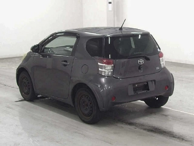 TOYOTA IQ