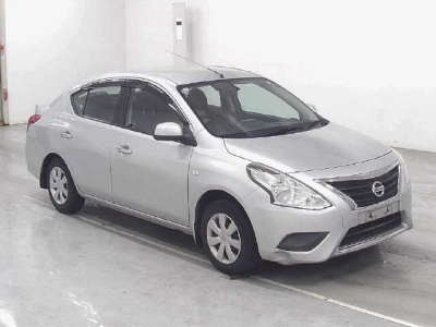 NISSAN TIIDA LATIO