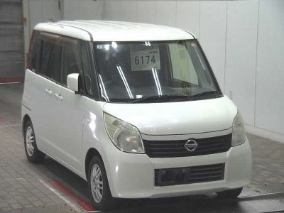 NISSAN ROOX