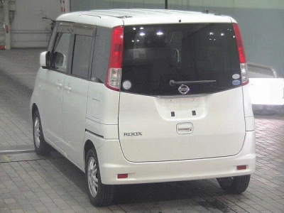 NISSAN ROOX