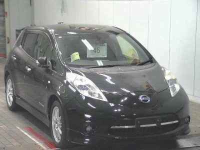 NISSAN LEAF