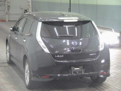 NISSAN LEAF