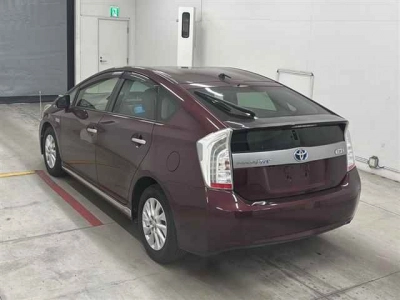 TOYOTA PRIUS PHV