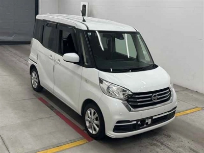 NISSAN DAYZ ROOX