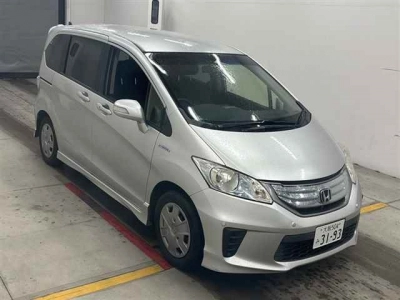 HONDA FREED HYBRID