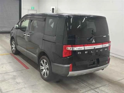 MITSUBISHI DELICA D:5