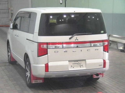 MITSUBISHI DELICA D:5