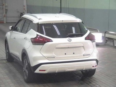 NISSAN KICKS