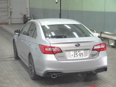 SUBARU LEGACY B4