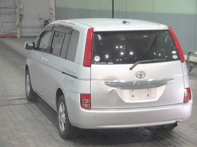 TOYOTA ISIS