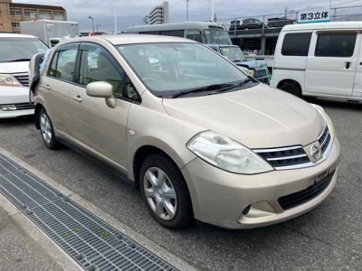 NISSAN TIIDA LATIO