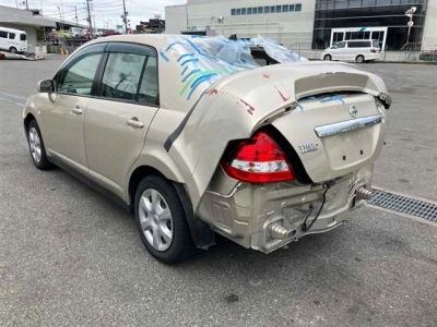 NISSAN TIIDA LATIO
