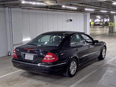 MERCEDES BENZ E CLASS