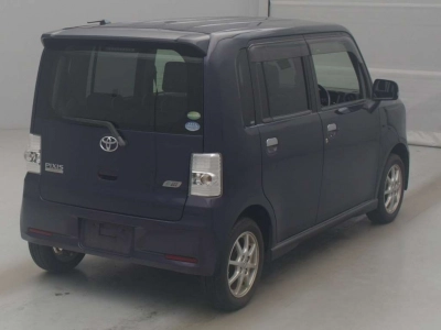 TOYOTA PIXIS SPACE