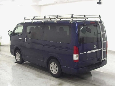 TOYOTA REGIUS VAN