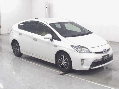 TOYOTA PRIUS PHV