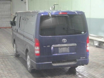 TOYOTA HIACE VAN