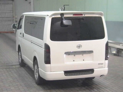 TOYOTA REGIUS VAN