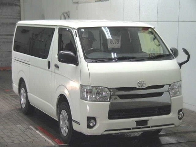 TOYOTA REGIUS VAN