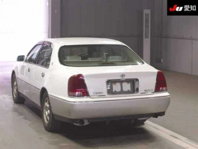 TOYOTA CROWN MAJESTA