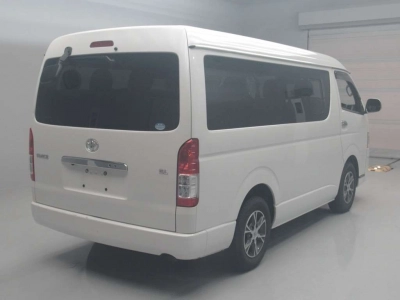 TOYOTA HIACE WAGON
