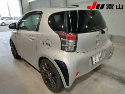 TOYOTA IQ