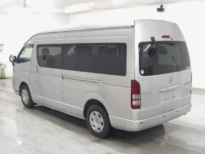 TOYOTA HIACE WAGON