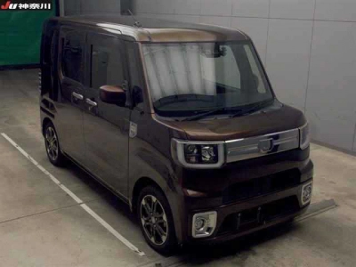 DAIHATSU WAKE