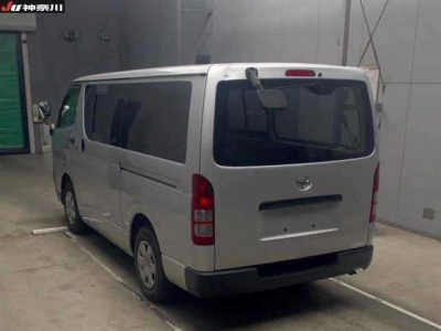 TOYOTA REGIUS VAN