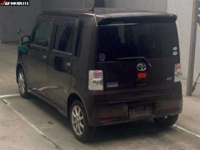 TOYOTA PIXIS SPACE