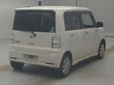 TOYOTA PIXIS SPACE