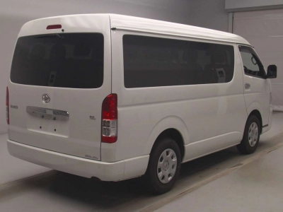 TOYOTA HIACE WAGON