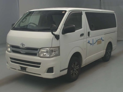 TOYOTA HIACE VAN