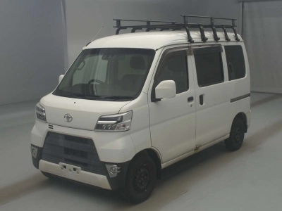 TOYOTA PIXIS VAN