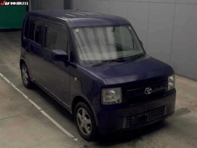 TOYOTA PIXIS SPACE
