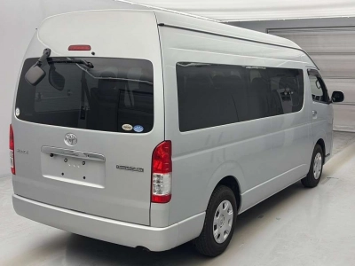 TOYOTA HIACE WAGON
