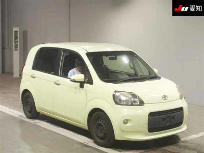 TOYOTA PORTE