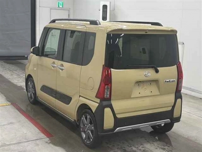 DAIHATSU TANTO FUN CROSS