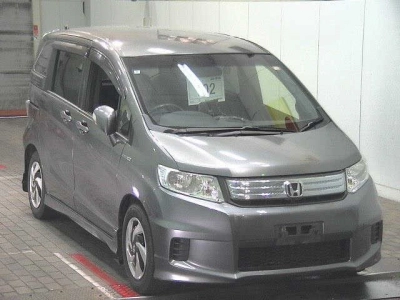 HONDA FREED SPIKE